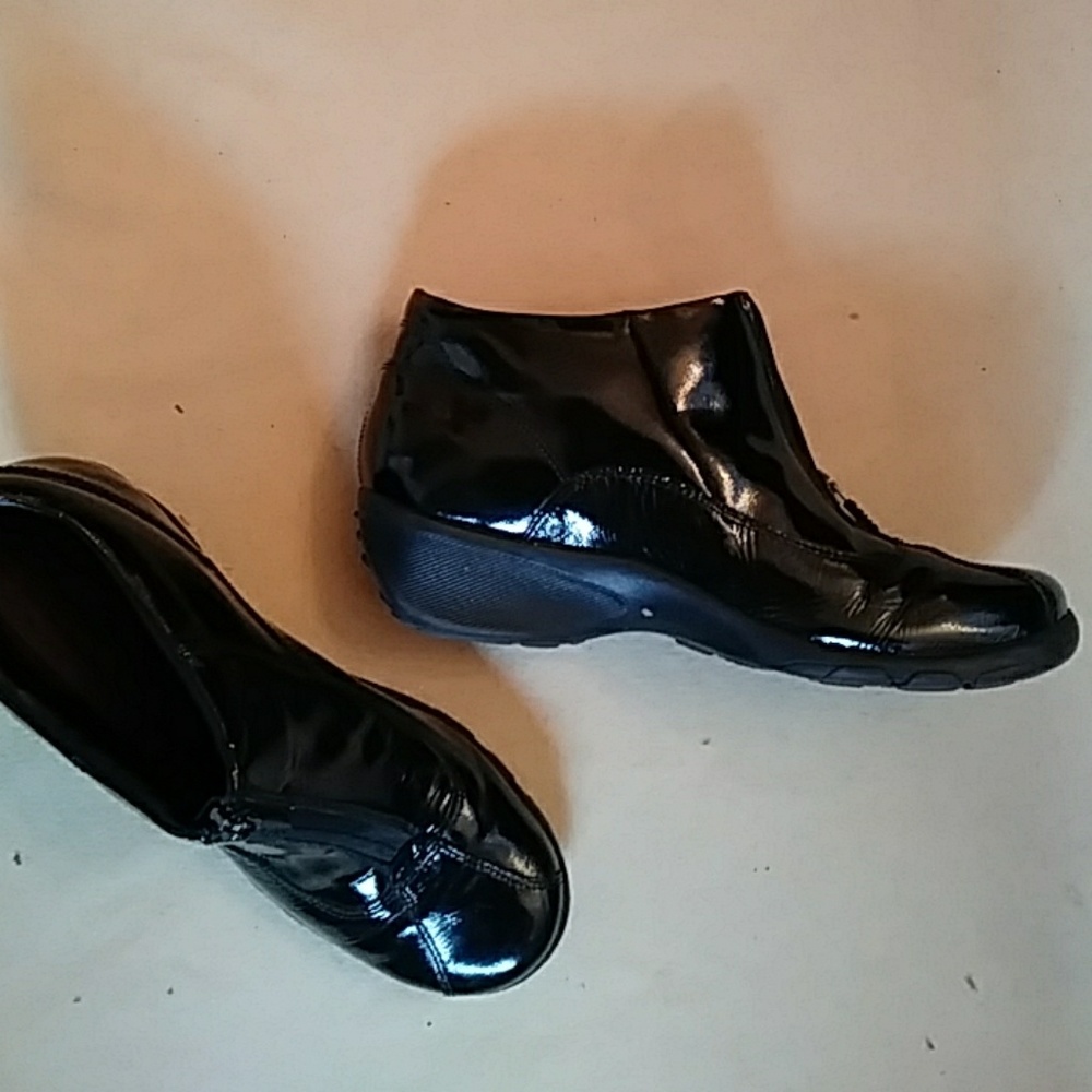 Provo black patent leather ankle boots-sz 6 1/2M